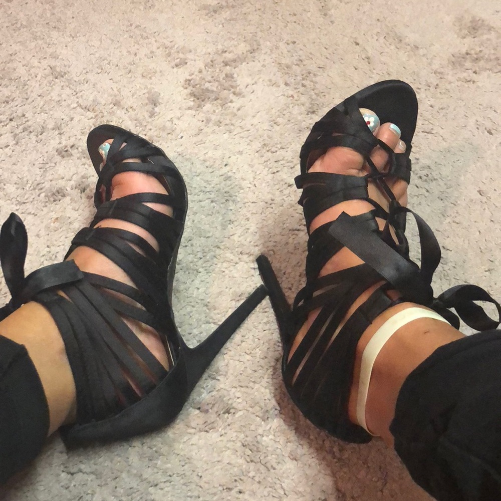 NWOT Zigi Soho Black silk lace up heels